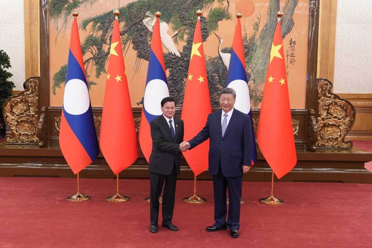 ປະທານປະເທດ ແຫ່ງ ສປປ ລາວ ພົບປະກັບ ປະທານປະເທດ ແຫ່ງ ສປ ຈີນ