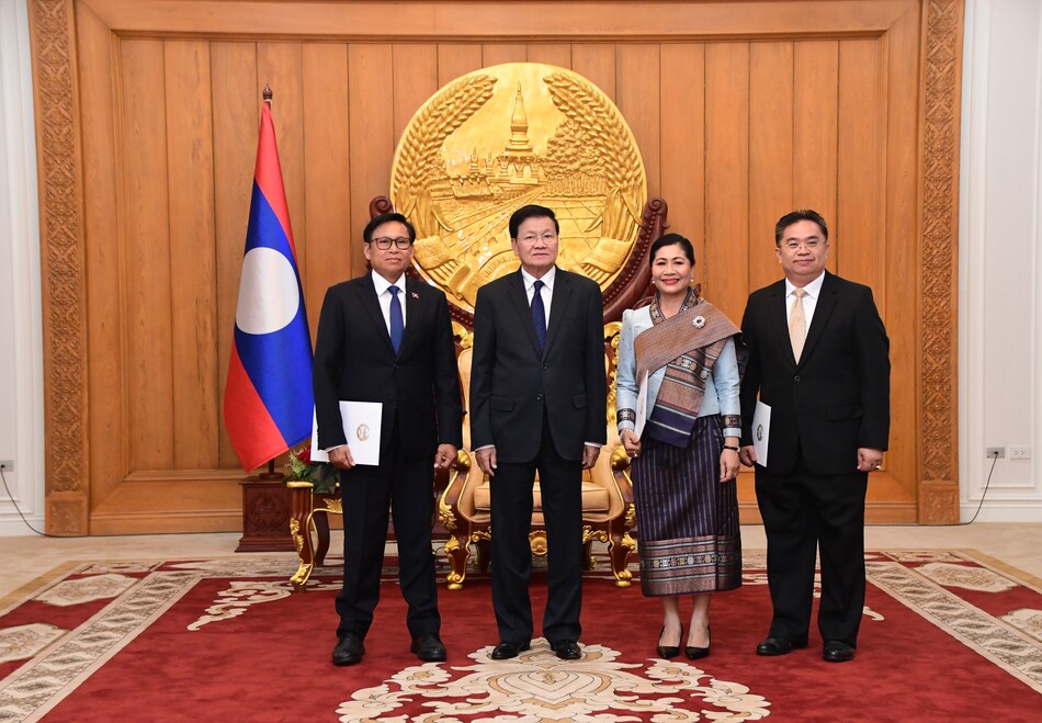 ປະທານປະເທດ ມອບສານຕາຕັ້ງໃຫ້ທູດລາວ ໄປປະຈຳຕ່າງປະເທດ